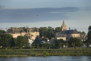 Bílaleiga Meung Sur Loire, Frakkland